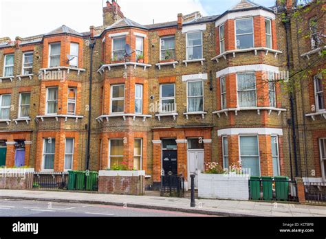 Restaurado Victoriano Clásico Británico Tenement Residencial Edificio