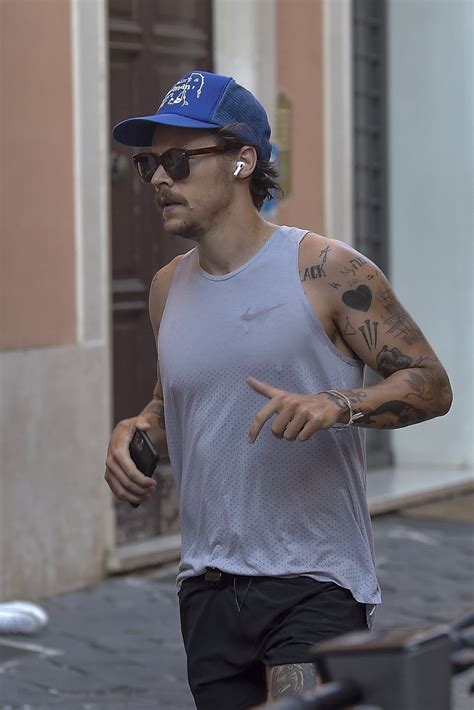 See photos of harry styles with short hair. Harry 😍 out for a jog in Rome - July 31, 2020 | Harry ...