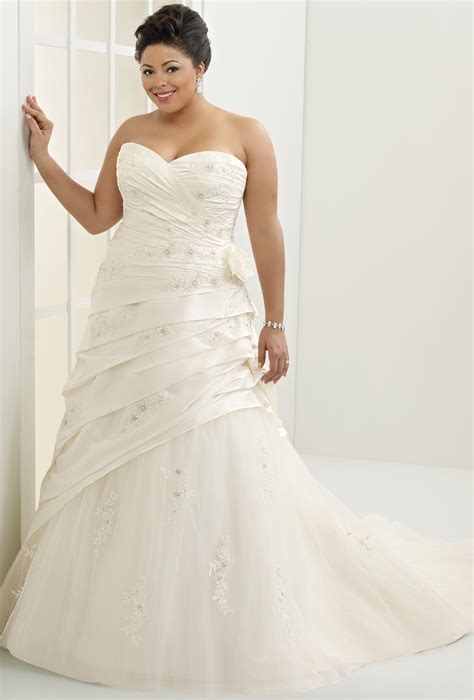 Tidebuy plus size wedding dresses are populous among people with their available sizes, awesome designs, and good quality. 15 Plus Size Wedding Dresses To Make You Look Like Queen ...