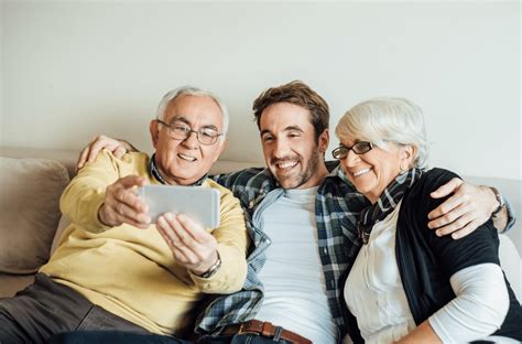 Assisted Living Transition Tips To Help Your Aging Parents Adjust With