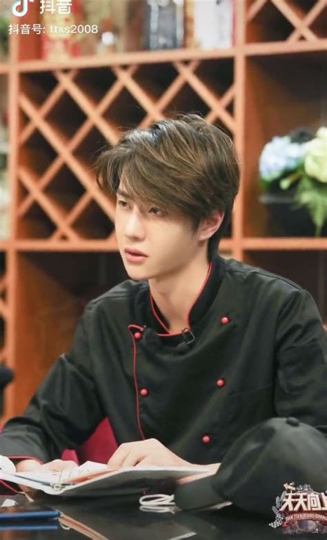 An infamous tyrant notorious for his insatiable lust for creativity, wang yibo forces xiao zhan to become his private painter. Pin on Wang Yibo