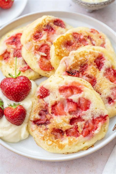 Strawberry Pancakes Everyday Delicious