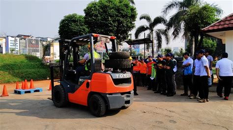 1 tahun 1970 tentang keselamatan kerja 2. Pelatihan K3 Operator Forklift Publik. Bekasi, 23-25 Juli 2019 | Pelatihan Teknik Industri dan ...