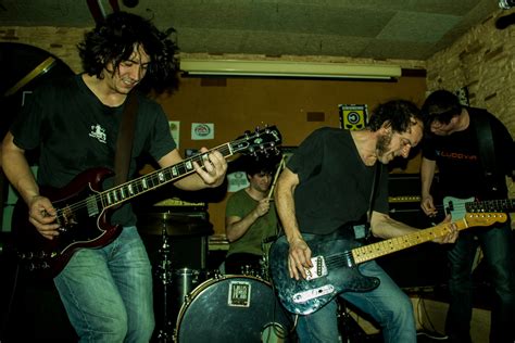 This job post is no longer active. Willis Drummond en Garage Bar: Punk rock en domingos | C ...