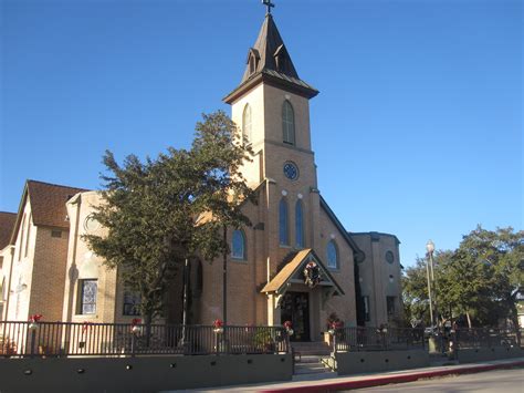 File:Sacred Heart Catholic Church in Floresville, TX IMG 2698.JPG
