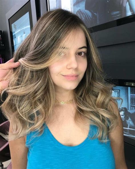 Hair is an impression of a girl's character and her identity. Easy And Cute Hairstyles For Teenage Girls - Petanouva