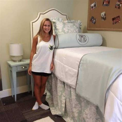Check spelling or type a new query. Preppy Dorm Room Decor: 20 Ideas to Fall in Love With