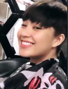 Hal pertama yang mereka pikirkan adalah bagaimana model rambut yang sesuai dengan bentuk wajah mereka. "Why Jadi Tomboy Balik?"- Peminat Sedih Janna Nick Kini ...