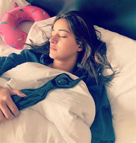 Must Look Check Out These Stunning Bed Selfies Of Bollywood Actresses