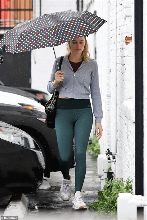 Makeup Free Margot Robbie Looks Downcast As She Hits The Gym Daily