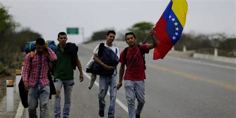 Migrantes Venezolanos Atraviesan Selva Del Darién En Su Ruta A Pie Para