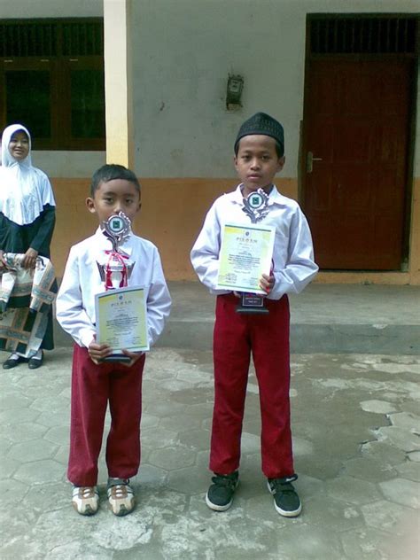 Mari belajar menyenangkan bersama mi plus darul falah gambiran mojoagung jombang jatim. Soal Uts Aswaja Kelas 4 Mi Semester 1 Dan Kunci Jawaban ...