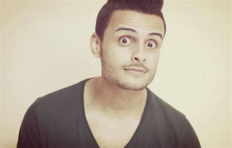 ولد شادي وليد سرور في القاهرة، مصر لليد أحمد، ضابط طيار للجيش، مع اثنين من الأخوة الأصغر سنا، كان يحب الأفلام منذ كان عمره 16 عاما، وقال انه قرر أن يأخذ صنع الأفلام كمهنة. شادي سرور: تركت الإسلام.. وخسرت كل الناس