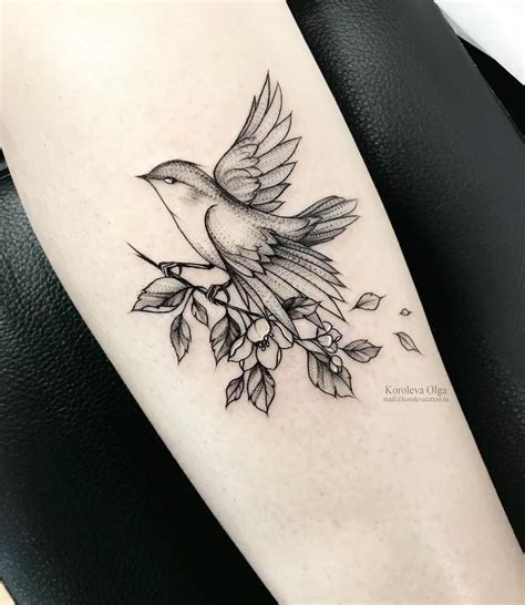 When combined with the delicate and fierce nature of roses, eagle tattoos and roses depict a fierce love for freedom, a desire to wander the skies with confidence and bravery and to bring beauty and protection with us wherever we go. 2,575 отметок «Нравится», 12 комментариев — Olga Koroleva ...