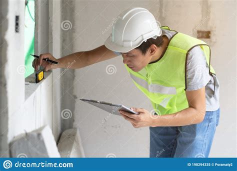 Builder Inspection Consultancy Inspector Checking Material And