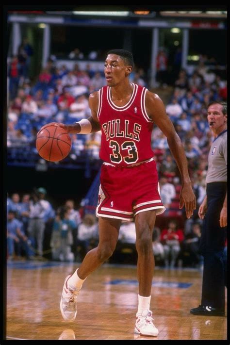 Scottie pippen (right) said bulls coach phil jackson was racially motivated when he designed a play for toni kukoc, not pippen, in the final seconds of a 1994 playoff game. La exitosa carrera NBA de Scottie Pippen en imágenes ...
