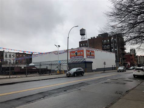 Peter castellana's cactus holdings filed plans with the city's department of buildings for a project at 4720 third avenue that will span nearly 191,000 square feet. Snapshot: Junior's Food Outlet (former) - Bushwick