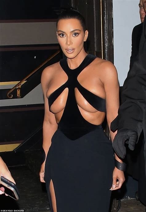 Kim Kardashian Sexy Tits At The Annual Hollywood Beauty
