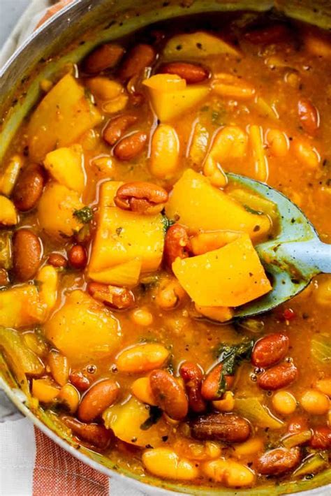 Add the sofrito and chopped ham and sauté for 1 minute. Puerto Rican Canned Kidney Beans | Recipe (With images ...