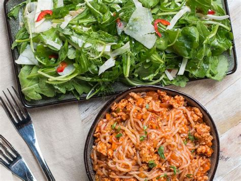 Low Carb Spaghetti Bolognese | Recipe | Healthy spaghetti, Low calorie ...