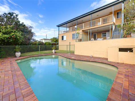 Find unique places to stay with local hosts in 191 countries. 4 Gould Avenue, Narraweena, NSW 2099 - Property Details