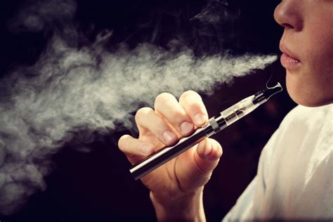 Vaping Vs Smoking Pros And Cons Of Both In 2023 The Event Chronicle
