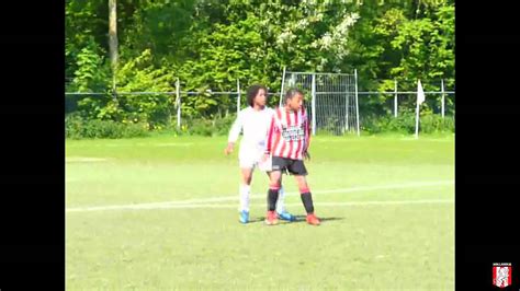 Compare donyell malen to top 5 similar players similar players are based on their statistical profiles. Donyell Malen seizoen 2008-2009 - YouTube