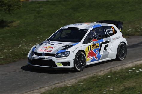 Test day of toyota yaris wrc for sebastien ogier with snow, flat out & maximum attack tests for rallye monte carlo 2020. Sébastien Ogier titré lors du Rallye de France 2013