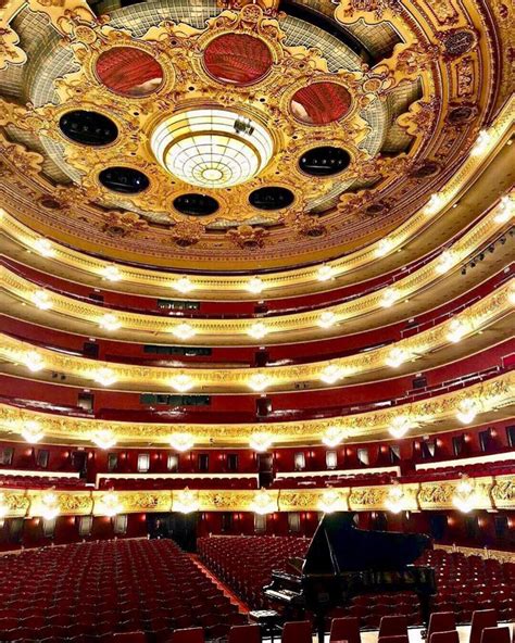 Hay 2 opciones de transporte de gran teatro del liceo a barcelona. Gran Teatro del Liceo - Barcelona Opera House