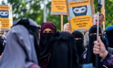 Frances Niqab Ban Violates Human Rights Un Panel Says Cbc News