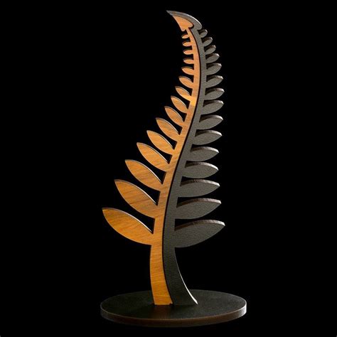 Approx size length 640 mm width 290 mm. Pin by Kimberly Wong-Johnson on Maori | Sculpture, Steel ...