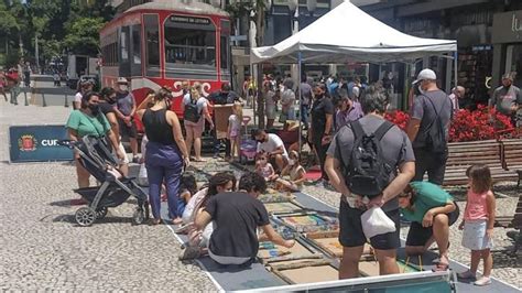 Feriado Quase Prolongado Funcionamento Praticamente Normal Na