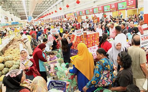 It is also a state seat constituency which is sandwiched between subang and petaling jaya. Hypermart's 19th store opens in Kota Damansara | The Star