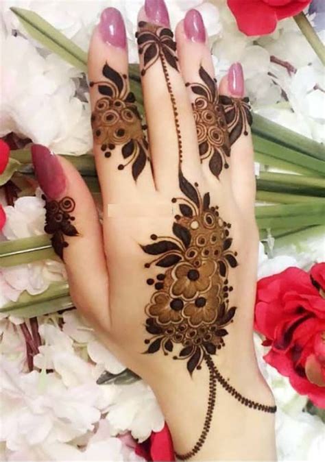 10 Cutest Simple Henna Design For Ladies To Create In 2019 In 2020