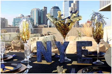 Decorations for the night should be. "Midnight" Themed New Years Eve Dinner Party | Pizzazzerie