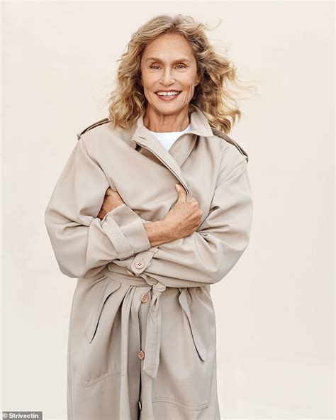 Lauren Hutton 75 Says Her Top Beauty Secrets Are Sex And A Good Man Daily Mail Online