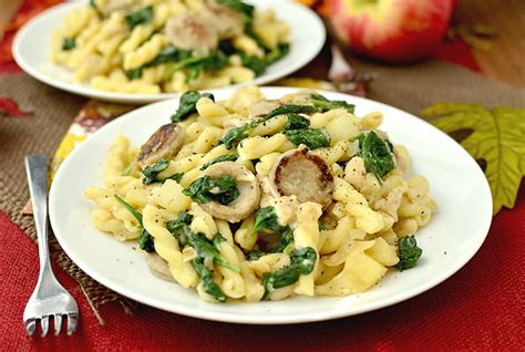 You're love this one pot dish that's full of flavor and so easy to make! Sweet Apple Chicken Sausage Pasta | Iowa Girl Eats | Bloglovin'