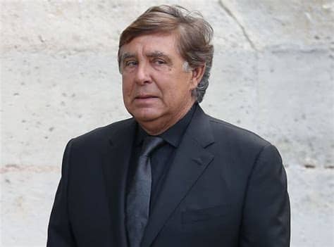 On the radio, he debuted on rmc in 1966, then hosted various shows on rtl, europe 1 and mfm. Jean-Pierre Foucault menotté... l'étonnante photo qui ...