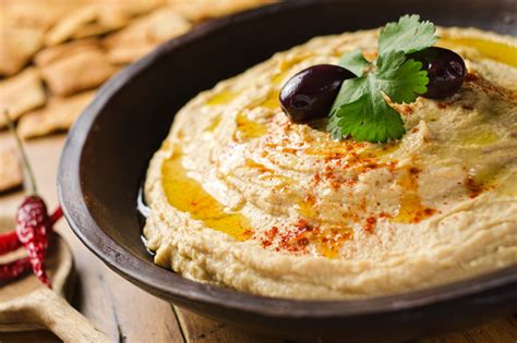 Este plato es muy tradicional en la cocina árabe y está pegando fuerte también en nuestras cocinas españolas. Hummus de garbanzos, Thermomix | Cocinar con robot