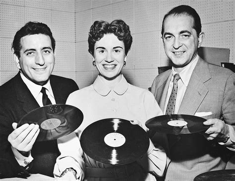 Among the great singers of his generation, with an ease of manner and warm vocal tone that helped him soar both in jazz and pop circles. 85 best Young Tony Bennett images on Pinterest | Tony ...