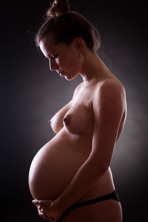Alb Posing Naked Pregnant Pics Xhamster