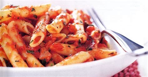 So how do you make tomato sauce redder? Pasta with simple tomato sauce