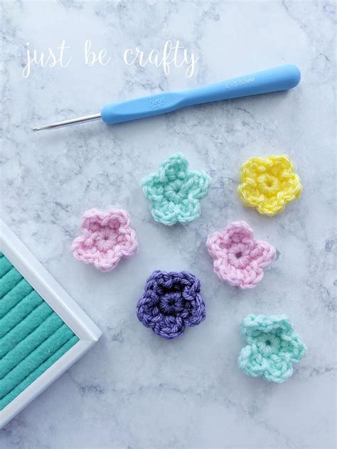 How to Make a Crochet Wildflower - Just Be Crafty | Crochet flower
