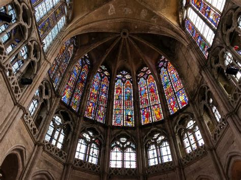 Trouvez les chartres cathedral interior images et les photos d'actualités parfaites sur getty images. Re-Discovering Chartres: the Gothic Cathedral and Beyond - ArtTravArtTrav