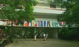 La historia del cine como espectáculo comenzó en parís el 28 de diciembre de 1895. Escuela Internacional de Cine y Televisión de Cuba - EcuRed