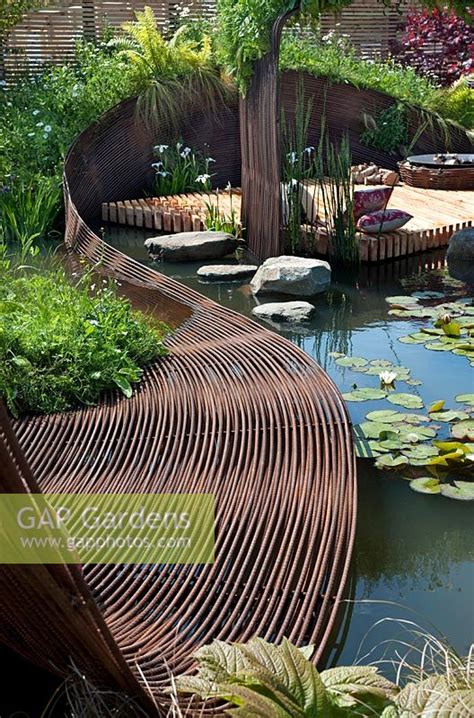 Find out what's going to work best, while saving you money by watching. rebar fence - Google Search | Garden architecture, Garden ...