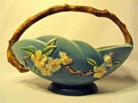 Roseville Pottery Identification and Price Guide | Roseville pottery