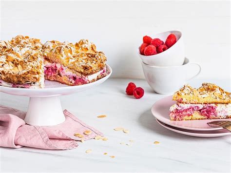 Maybe you would like to learn more about one of these? Himmelstorte mit Himbeeren von curiosia | Chefkoch ...