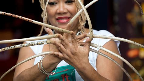 Watch Ayanna Williams The Woman With The Worlds Longest Nails Cut