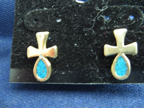 Did you scroll all this way to get facts about 18k anchor ring? Antique Jewelery, antique japanese glass floats, rock art